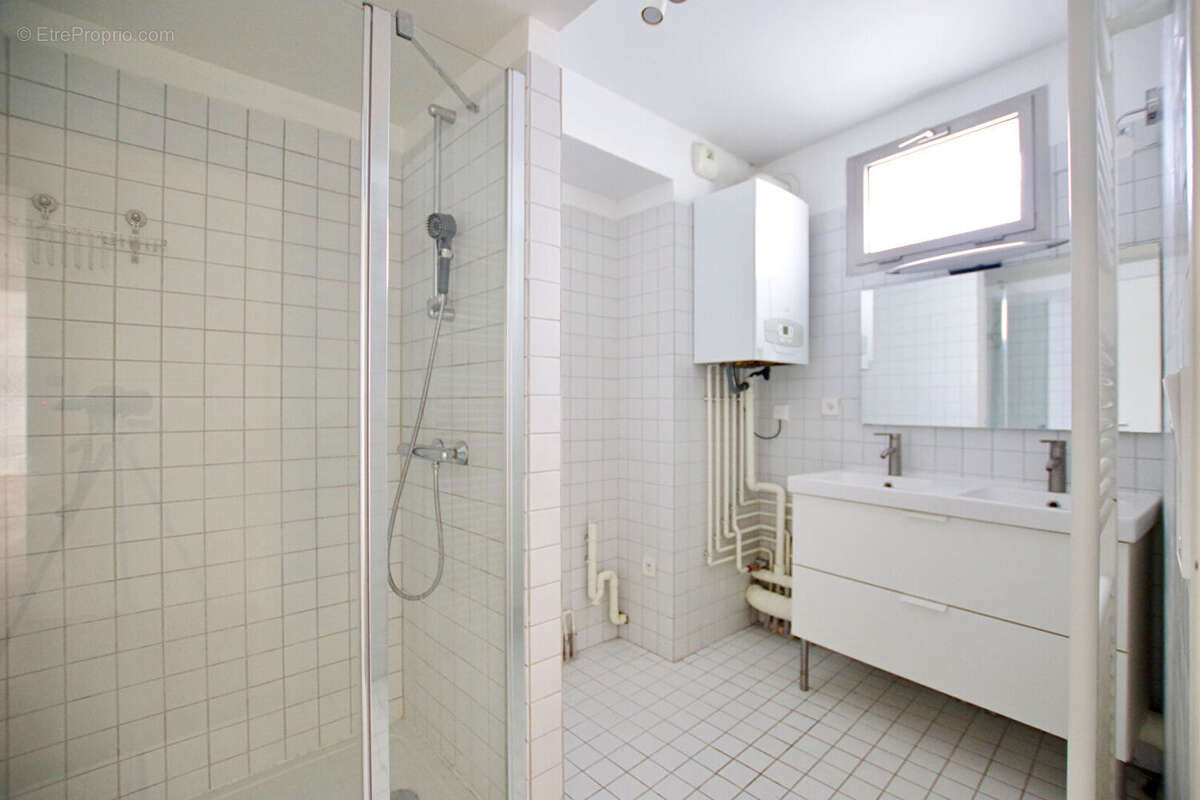 Appartement à PARIS-14E