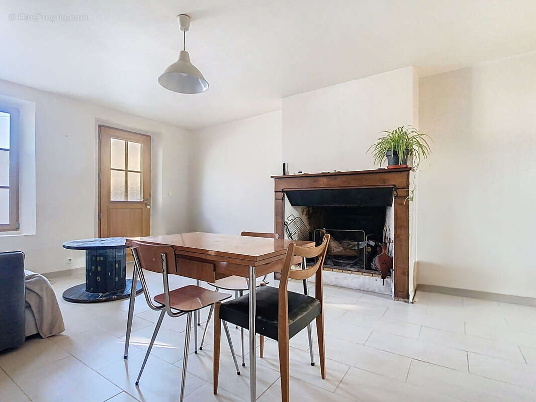 Maison à MONTMIRAIL