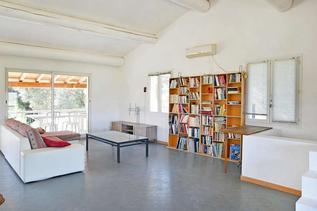 Maison à VERS-PONT-DU-GARD