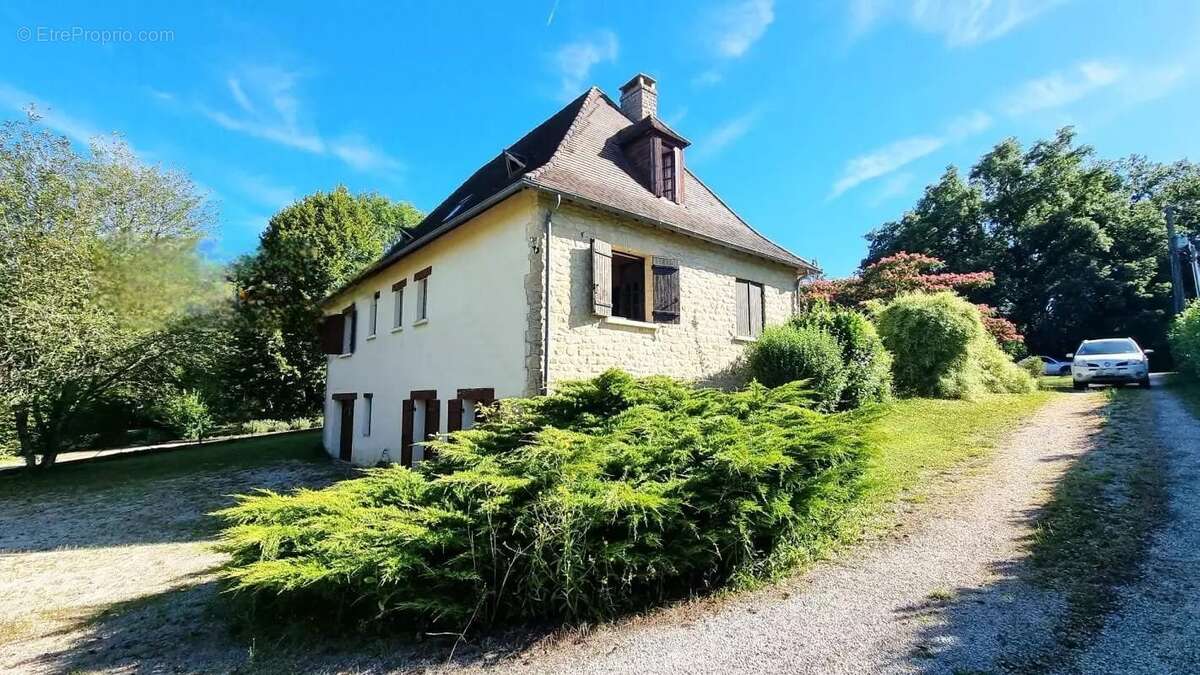 Maison à MILHAC-D'AUBEROCHE
