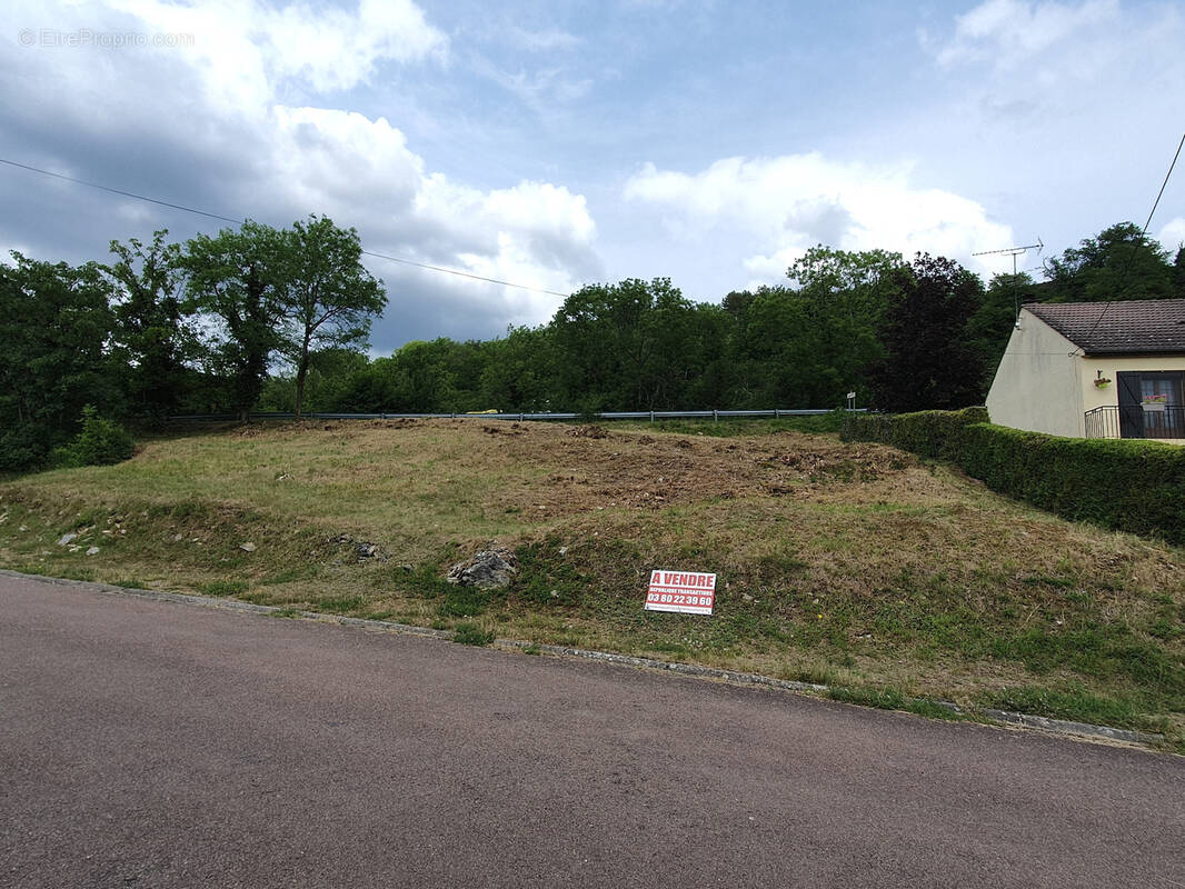 Terrain à BLIGNY-SUR-OUCHE
