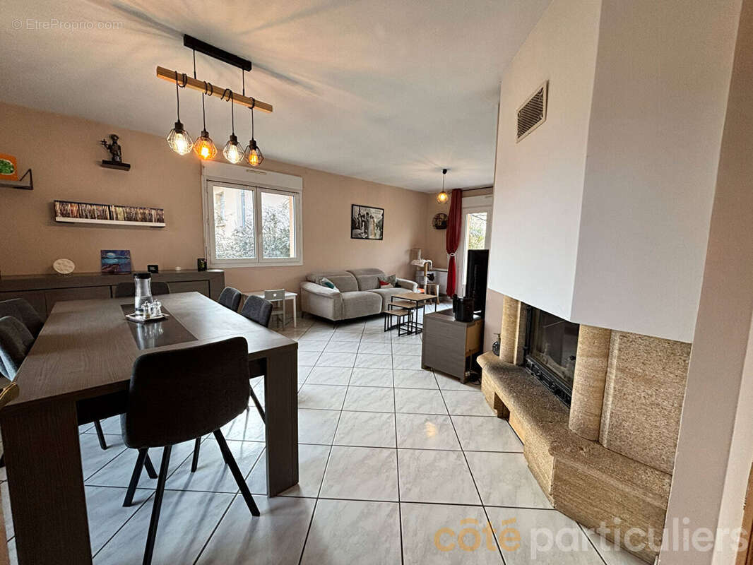 Maison à LUC-LA-PRIMAUBE