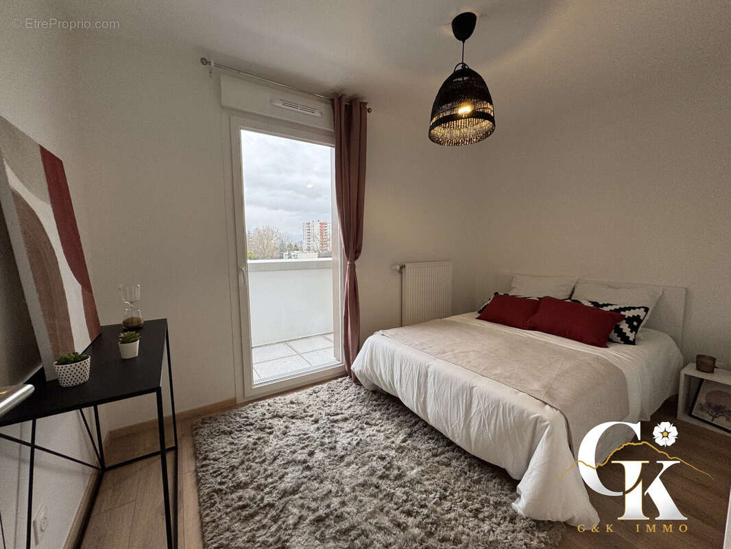 Appartement à SAINT-MARTIN-D'HERES