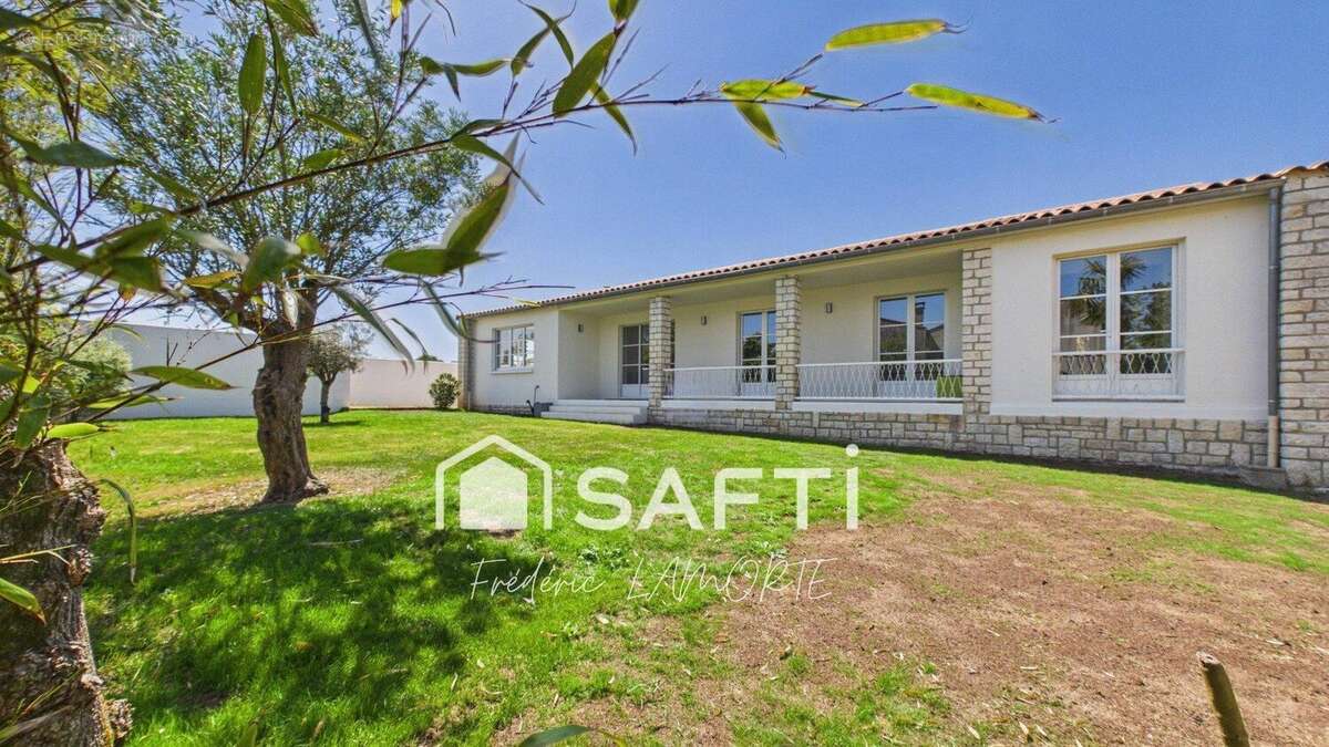 Maison 138 m² à Sainte-Soulle  - photo 2