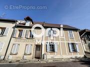 Appartement à JUZIERS