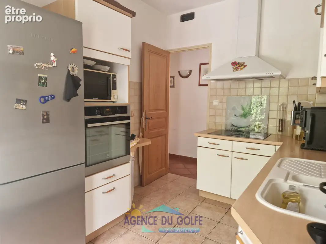 Villa T 6 avec piscine sur 1010 m² de terrain en impasse - photo 8
