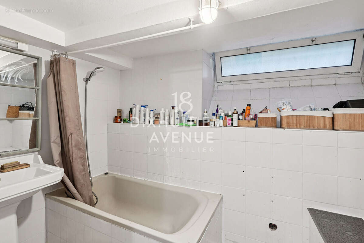 Appartement à PARIS-18E