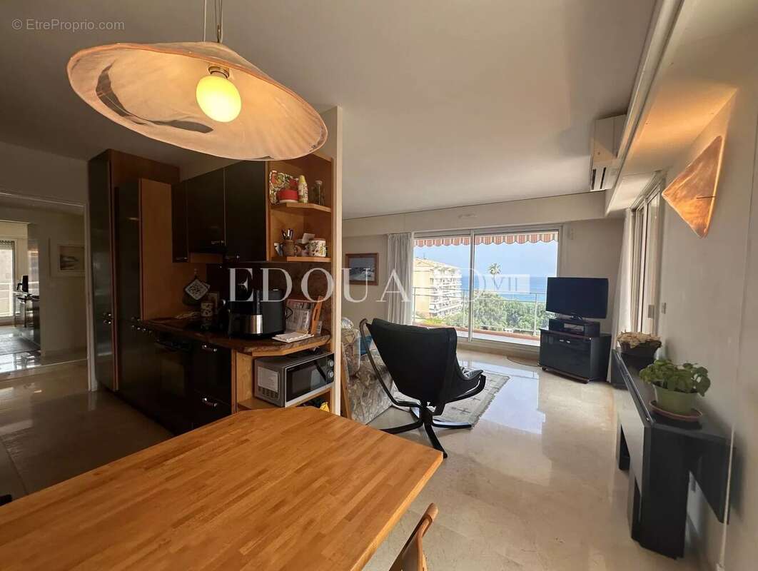 Appartement à ROQUEBRUNE-CAP-MARTIN