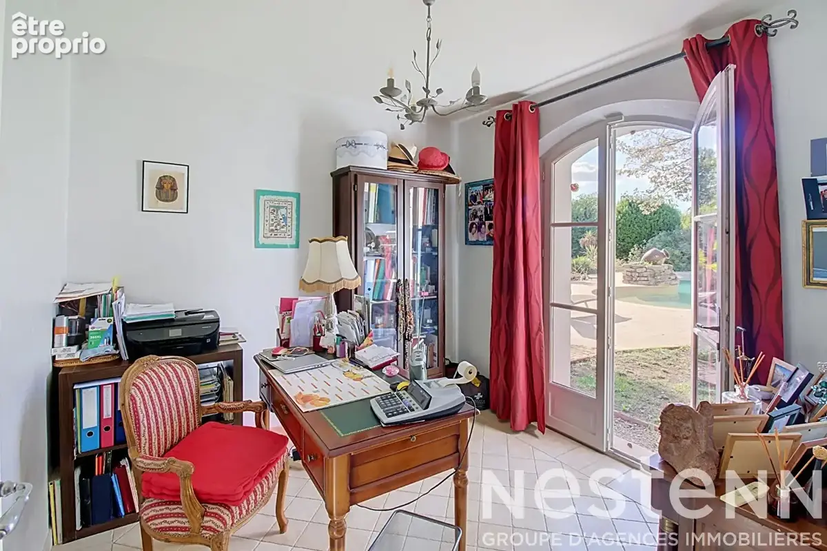 A VENDRE !Maison Lorgues 192 m2 + piscine + garage + 4000m2 - photo 16