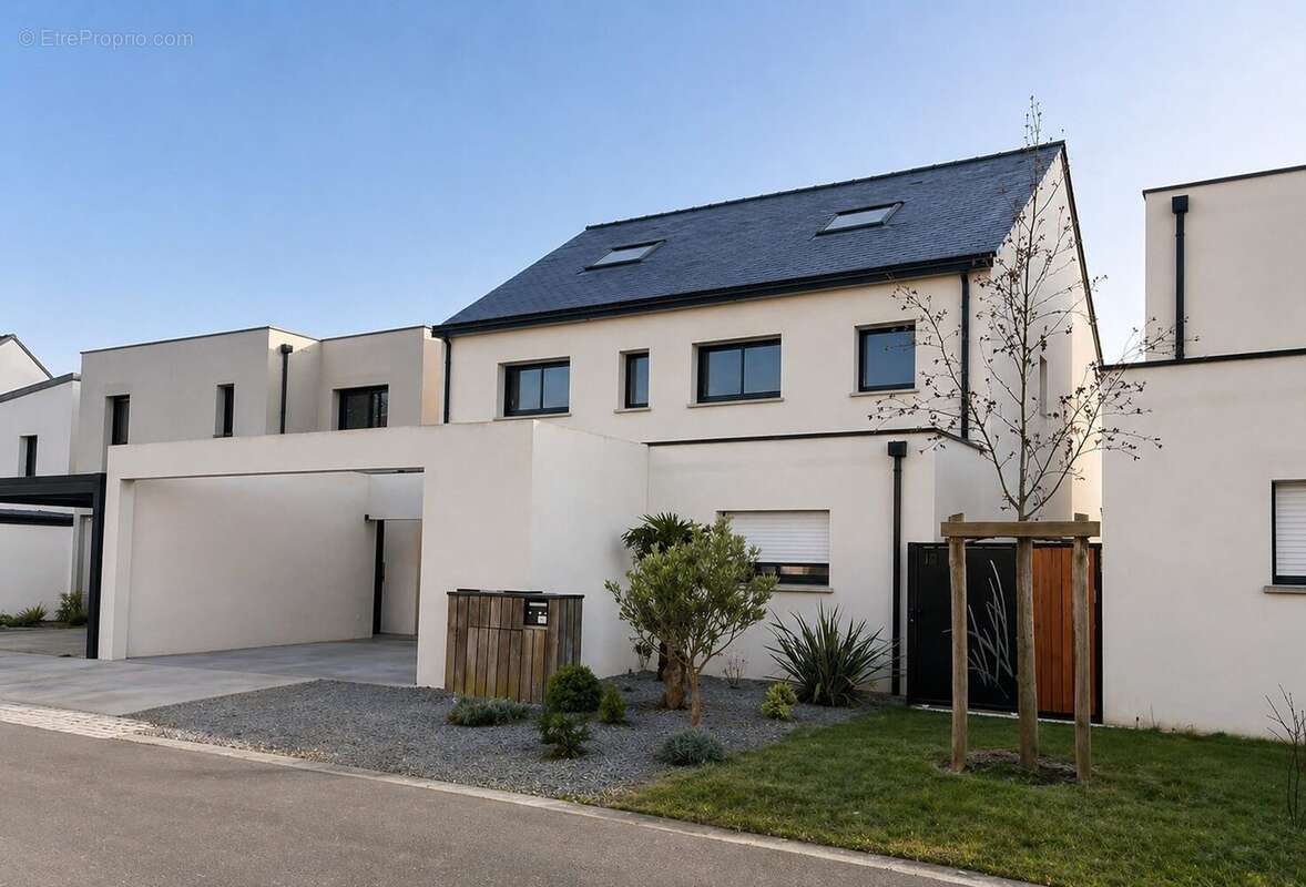 Maison à VERN-SUR-SEICHE