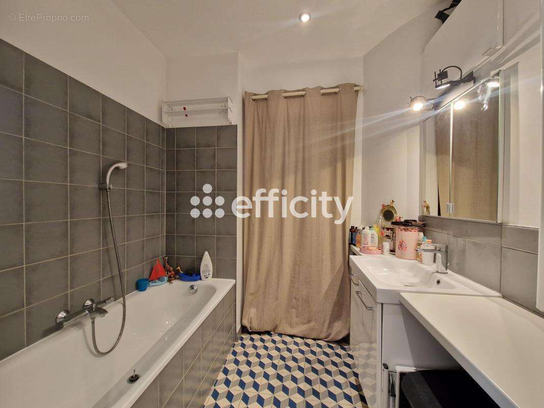Appartement à ASNIERES-SUR-SEINE