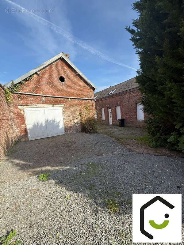 Maison à ROSIERES-EN-SANTERRE