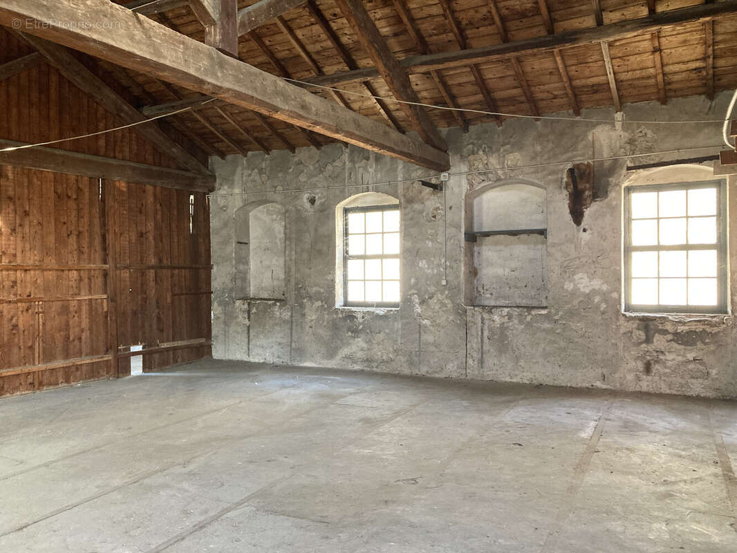 Appartement à FONTAINE-DE-VAUCLUSE