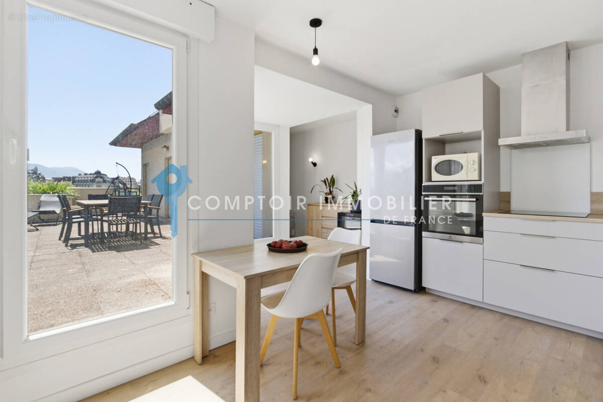 Appartement Duplex dernier étage - Terrasse 45m2 - 110m2 habitables - rénové - photo 3