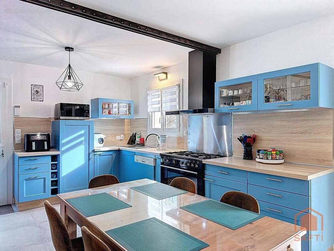 Maison 97 m² à Saint-Martin-De-Bromes  - photo 4