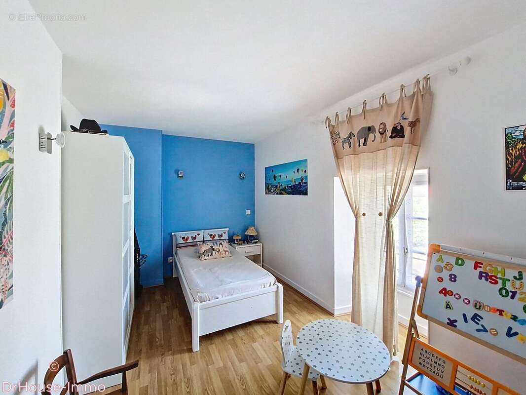 Maison 155 m² à Chauray  - photo 18