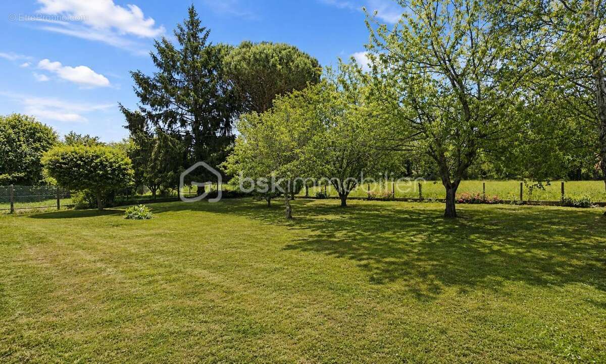 Maison 6 pièces – 143 m² – 4 chambres – Parc paysager de 1 700 m² - photo 17