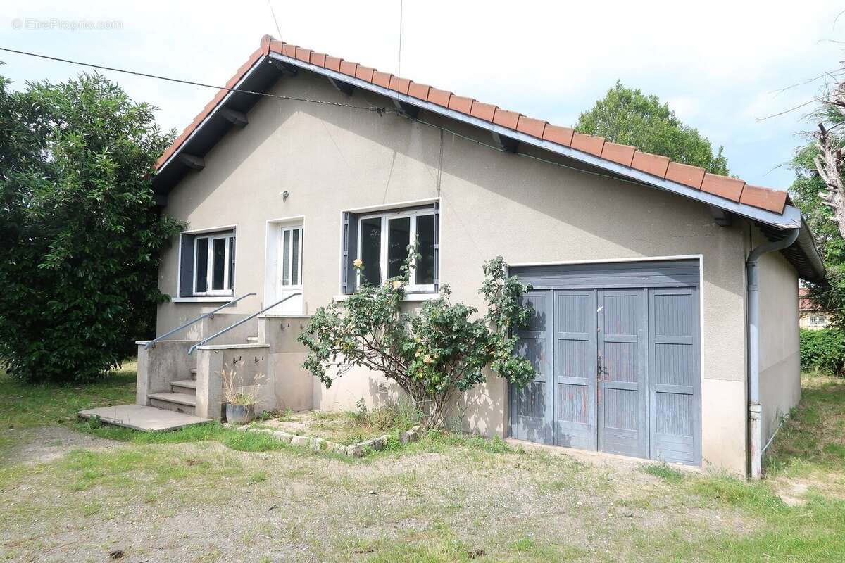Maison à BOISSET-LES-MONTROND