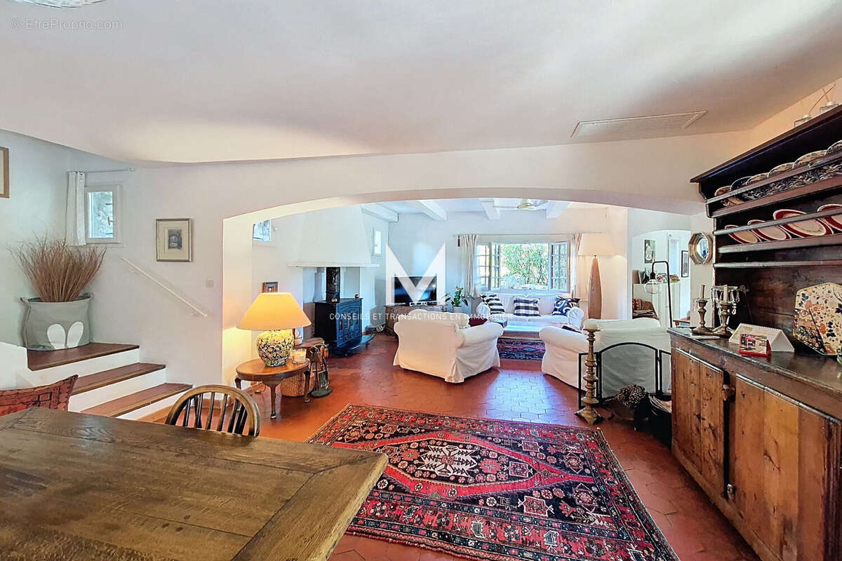 Maison à PLAN-DE-LA-TOUR