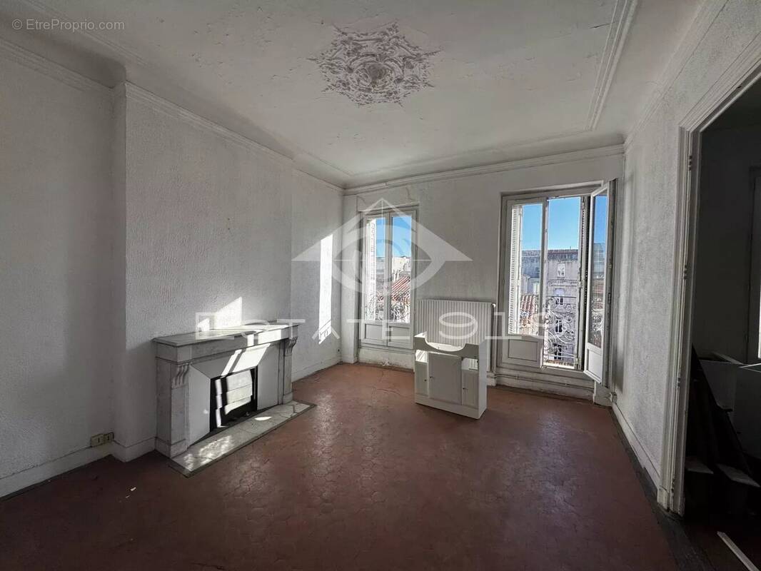 Appartement à MARSEILLE-6E