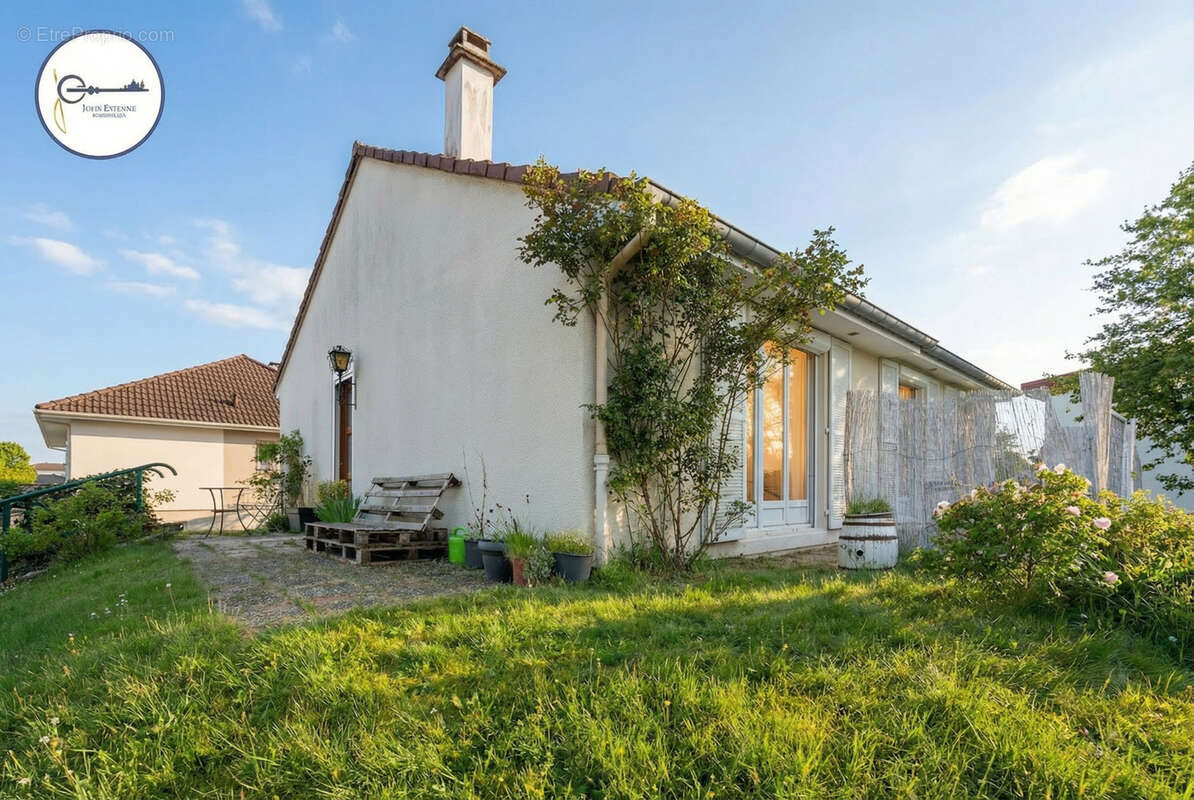 Maison à DOGNEVILLE