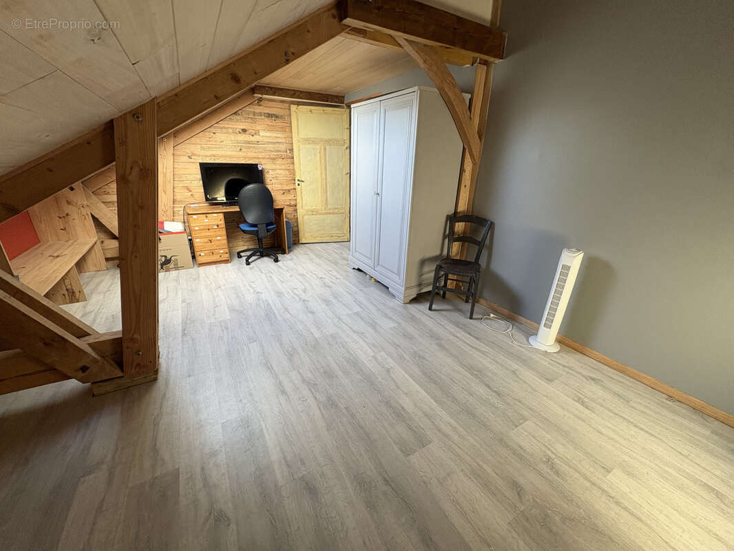 Maison à MONTAIGU-DE-QUERCY