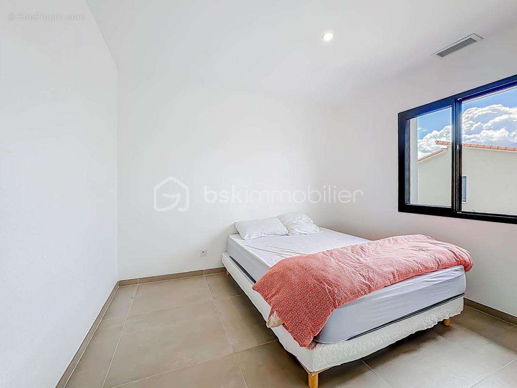 Maison à SAINT-BRES