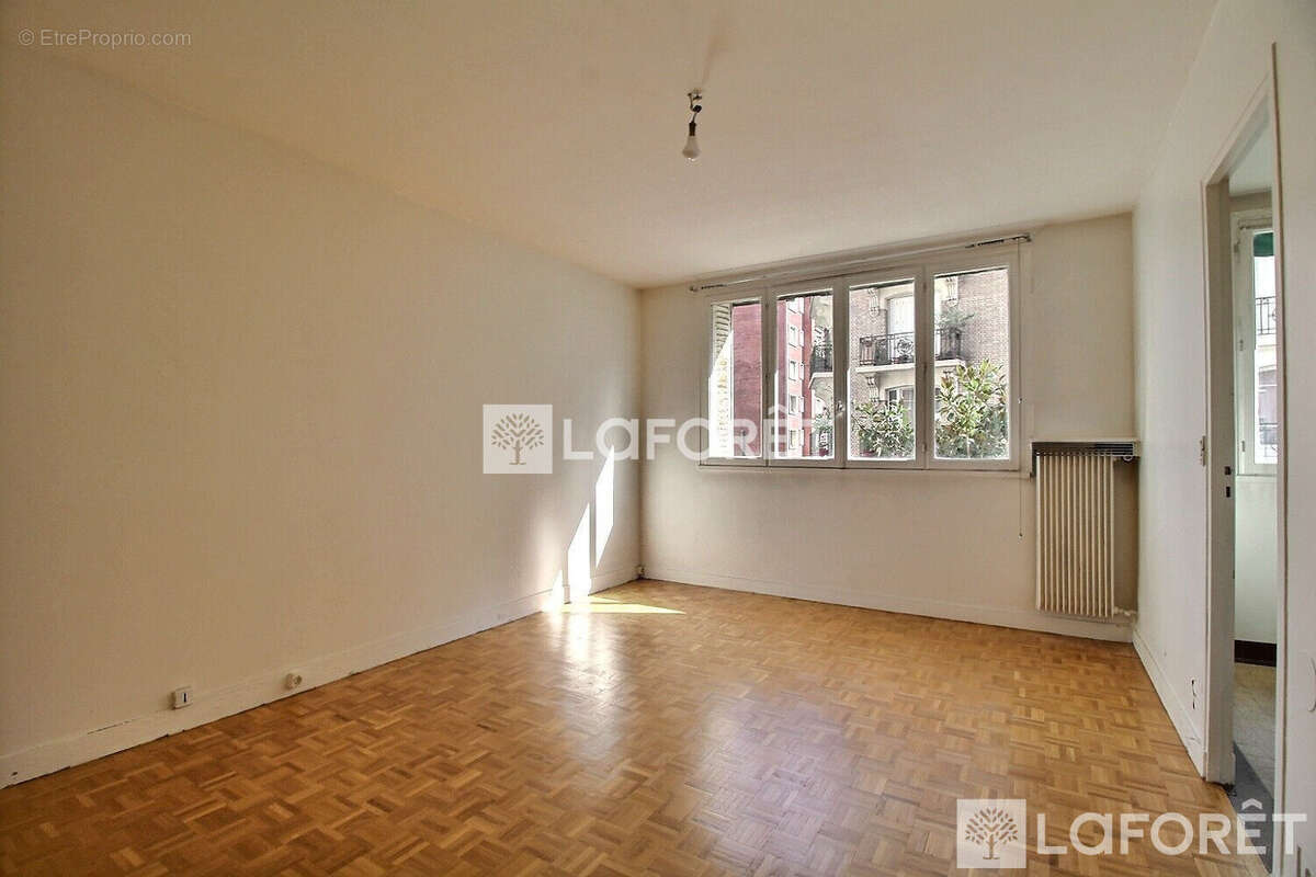 Appartement à LA GARENNE-COLOMBES