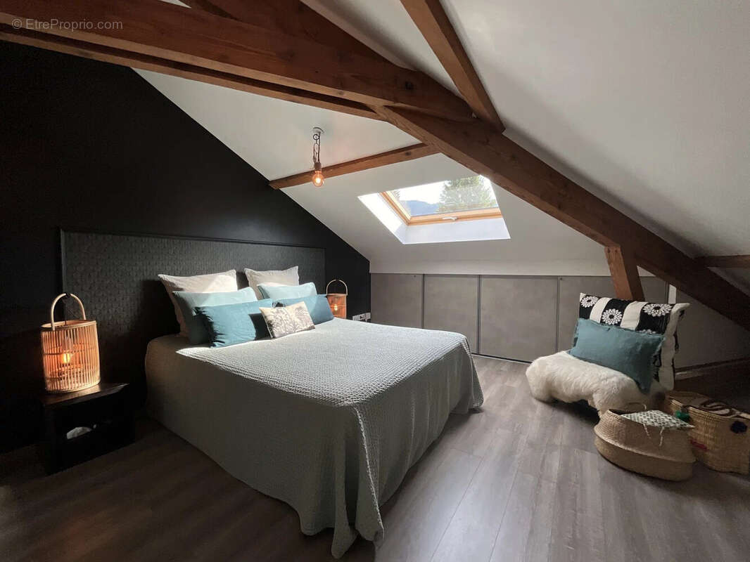 Appartement à BRISON-SAINT-INNOCENT