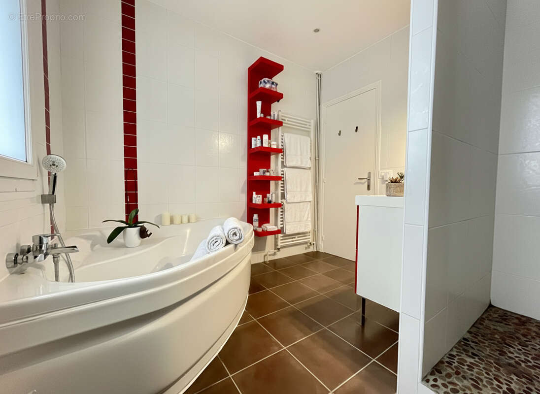 Maison à VERRIERES-LE-BUISSON