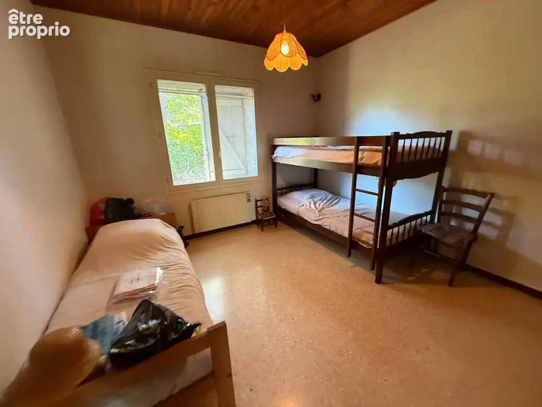 Maison de plain pied  avec piscine sur 2420 m2 de terrain arbore - photo 14