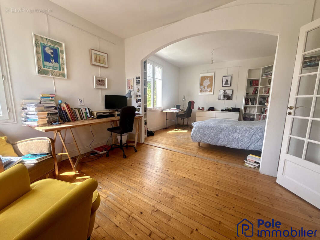 CAEN RIVE DROITE MAISON 7 PP- CHAMBRE AVEC BUREAU - Maison à CAEN