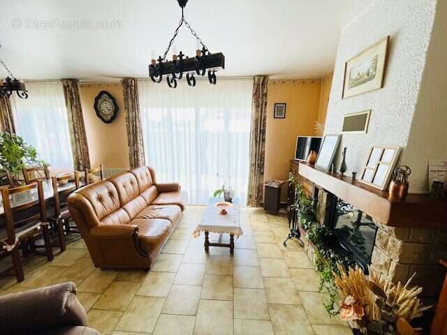 Maison à MONCHY-SAINT-ELOI