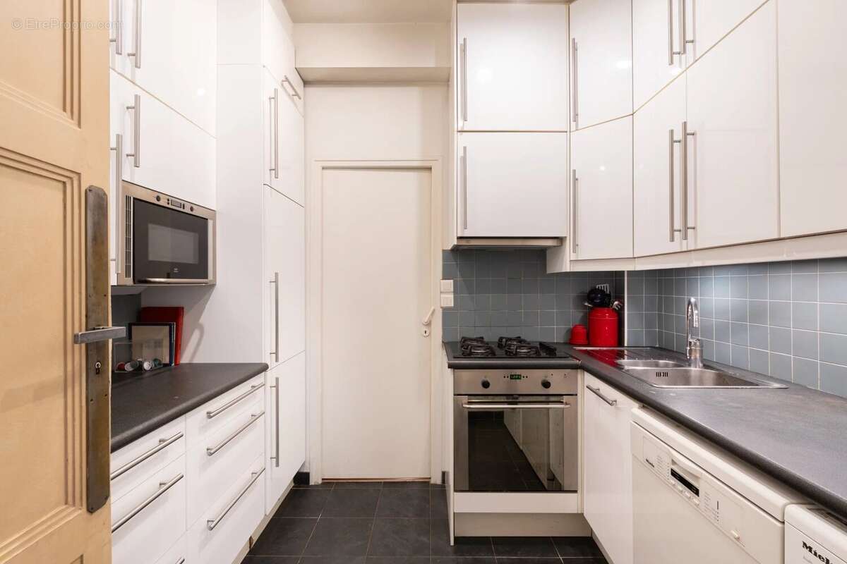 Appartement à NEUILLY-SUR-SEINE