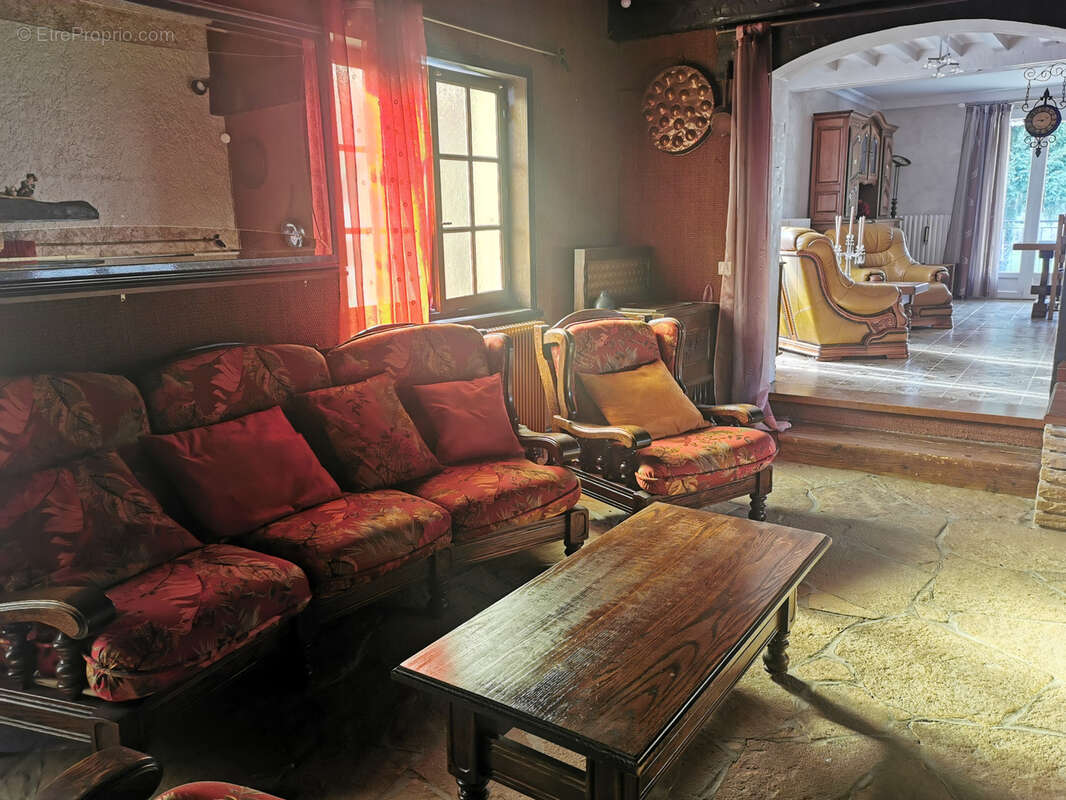 Maison à SAINT-BAUDILLE-DE-LA-TOUR