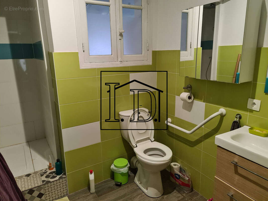 Salle d'Eau/WC Rdc - Maison à MONTPON-MENESTEROL