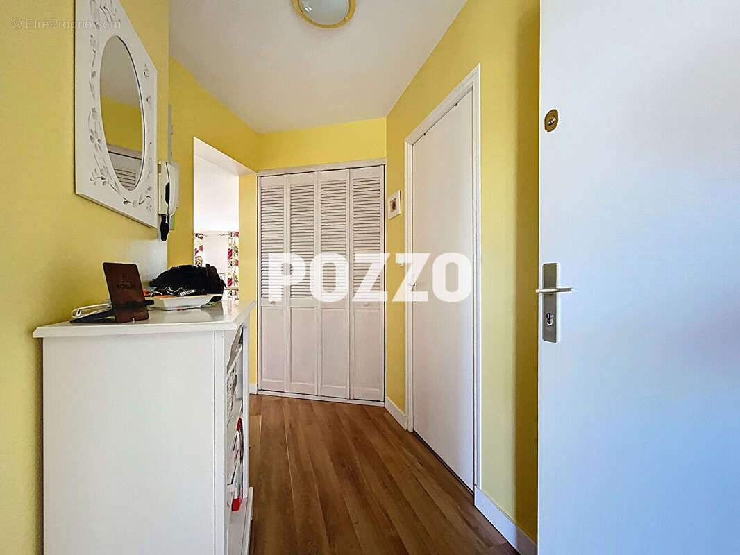 Appartement à VILLEDIEU-LES-POELES