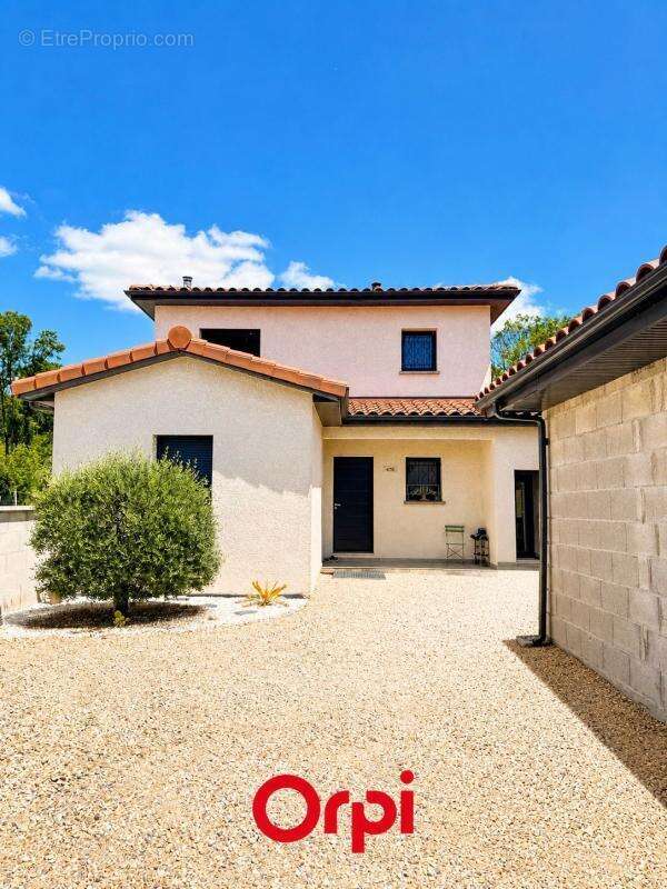Maison à LA VERPILLIERE