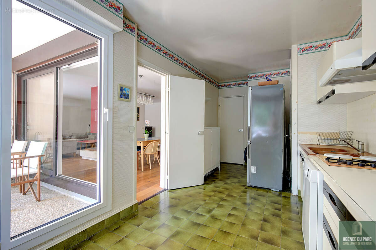 Appartement 111 m2, 2 chambres, cheminée,  balcon/ terrasse de 16 m2, exposition sud, - photo 12
