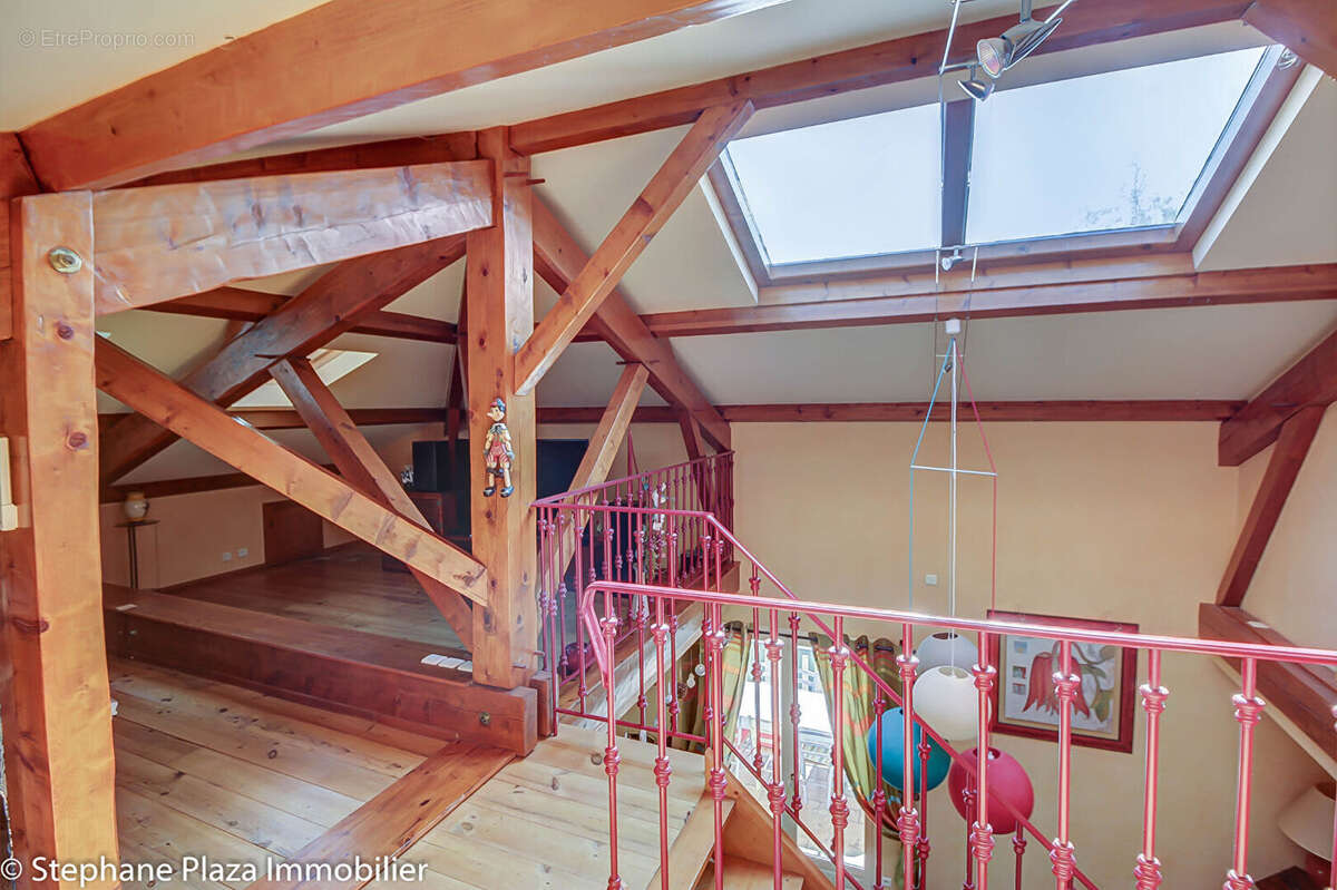 Maison à VILLIEU-LOYES-MOLLON