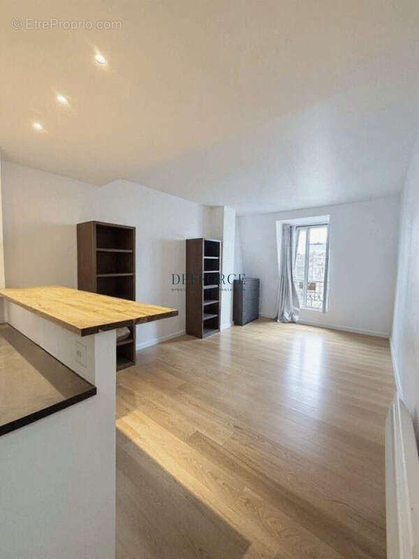 Appartement à PARIS-14E