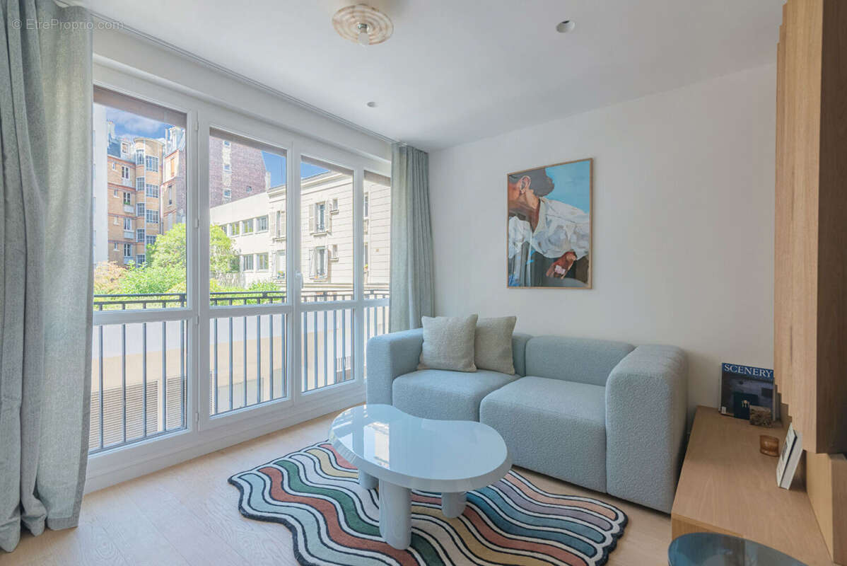 Appartement à PARIS-15E