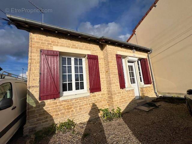 Maison à MEZIDON-CANON