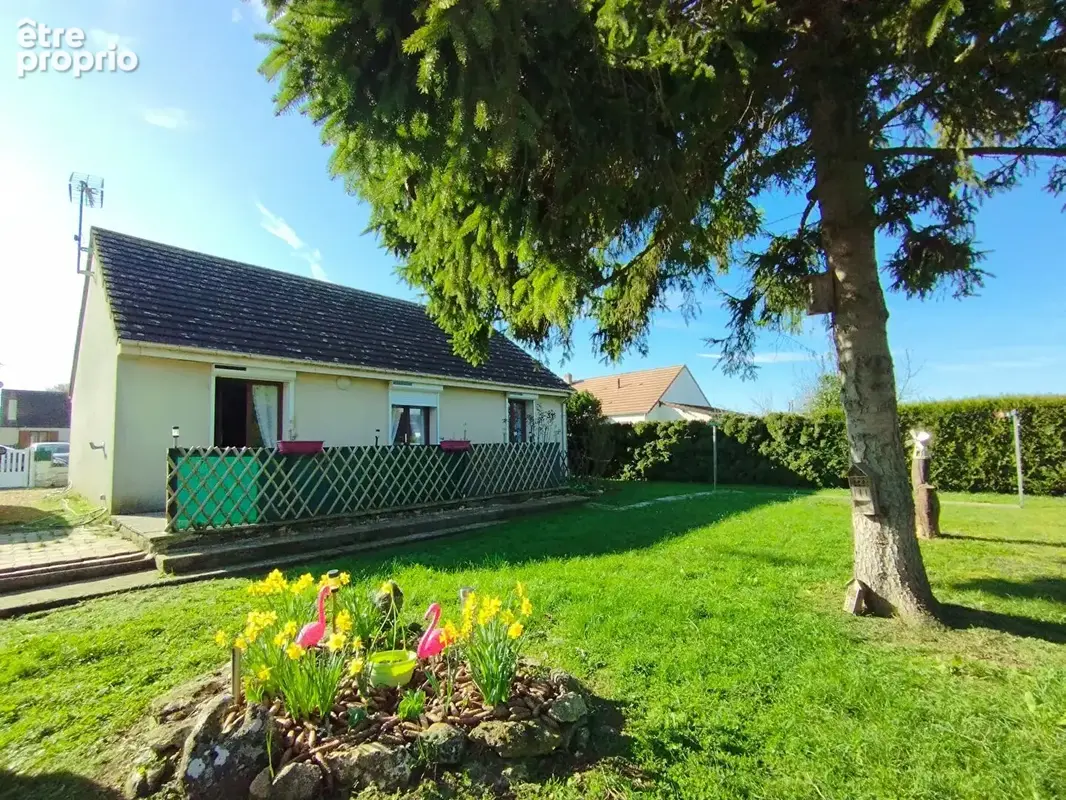 Maison à SELOMMES