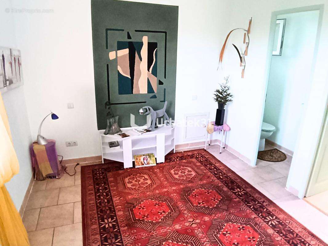 Maison à SAINT-ESTEVE-JANSON