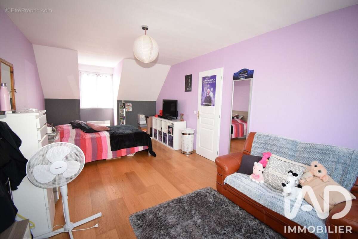 Maison 160 m² à Guignes  - photo 7