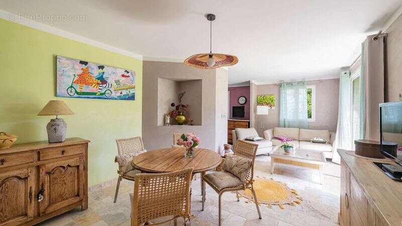 Appartement à LA GAUDE