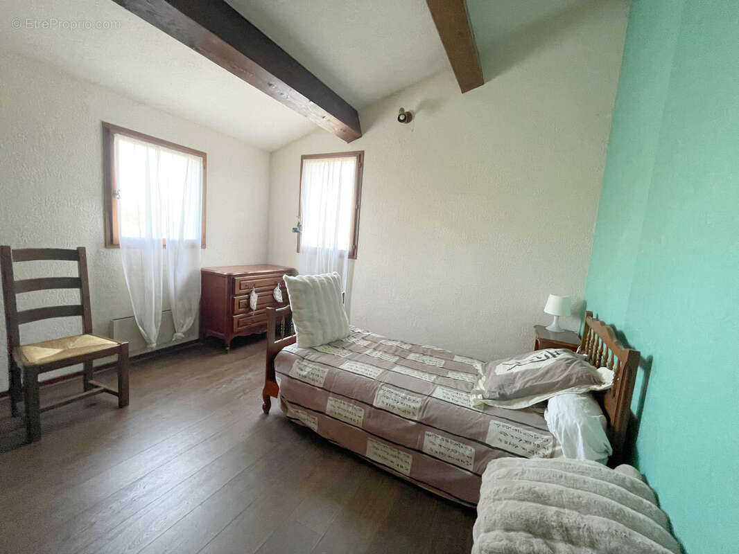 Villa de 130 m2 habitables avec 4 chambres et terrain de 1425 m2 secteur sud - photo 9