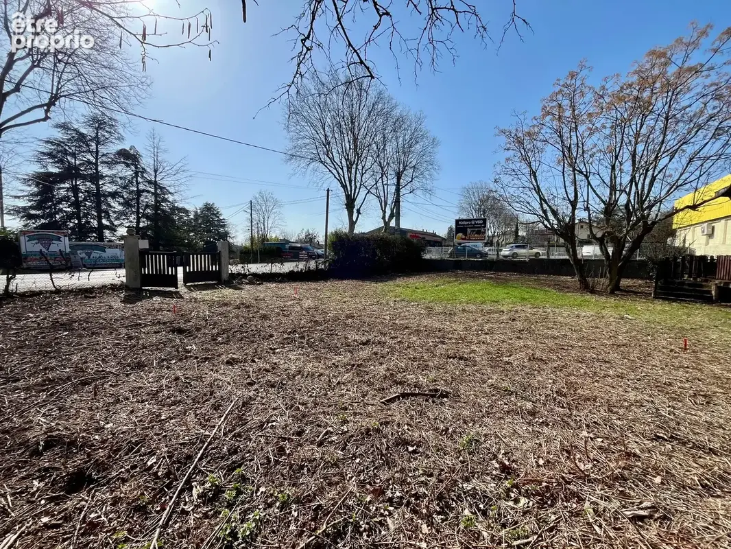 Vaugneray limite Grézieu-La-Varenne, Route de Bordeaux - Terrain de 441m2 plat et arboré. - photo 2