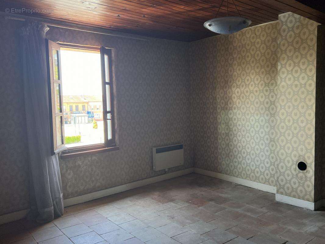 Maison à BRUGUIERES